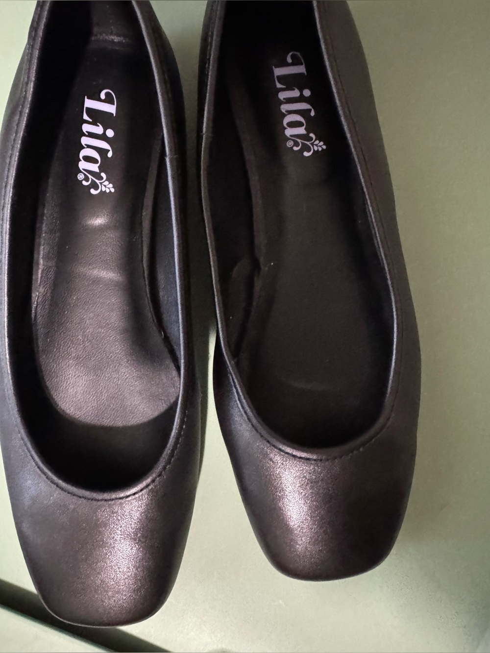 Lila Black Leather Ballet Flats